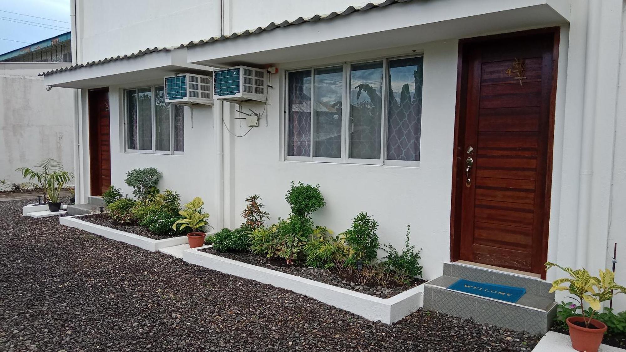 Bernis Hostel Moalboal Exterior foto